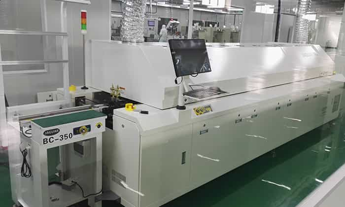 Reflow soldering machine