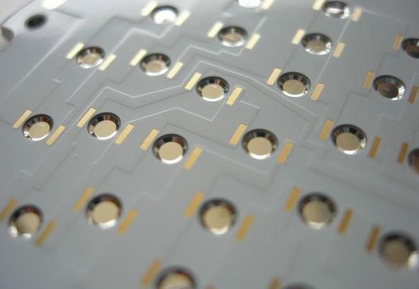 Through-hole aluminum PCB